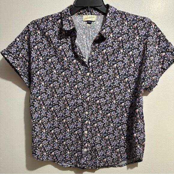 Universal Thread Floral Button Down Shirt (491) - Picture 1 of 4